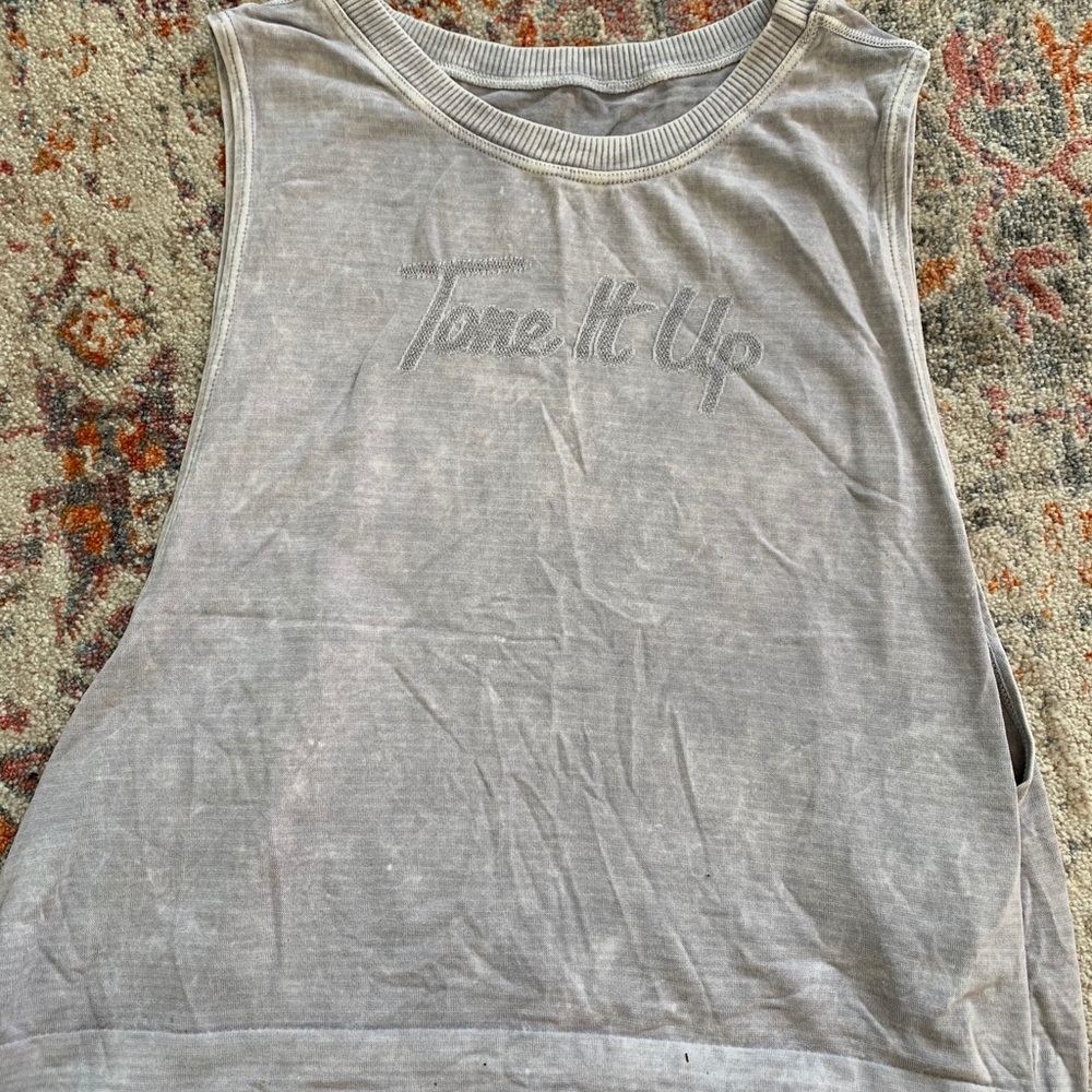 Limited edition Tone It Up x Avocado crop top